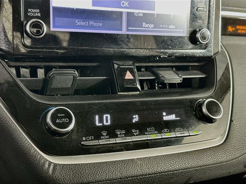 Used 2020 Toyota Corolla LE FWD image 23