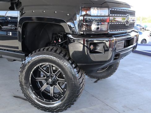 Used 2015 Chevrolet Silverado 2500 LTZ image 4