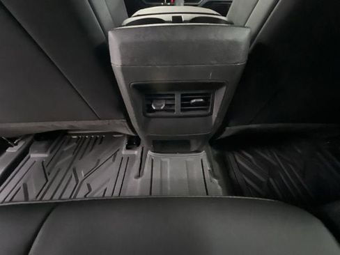 Used 2025 Chevrolet Colorado Trail Boss AWD/4WD image 21