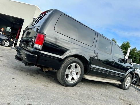 Used 2000 Ford Excursion Limited image 3