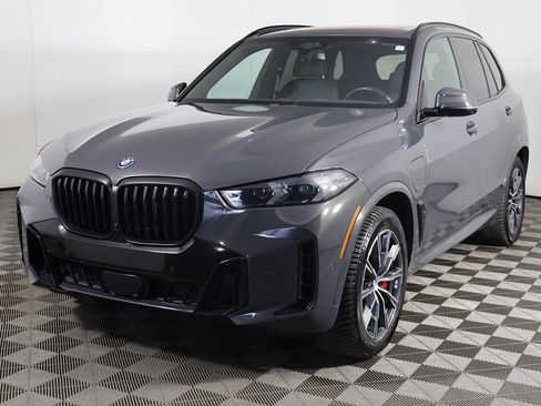 Used 2024 BMW X5 xDrive50e w/ Executive Package AWD/4WD image 12