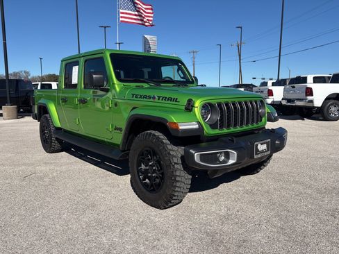 Used 2025 Jeep Gladiator Sport image 14