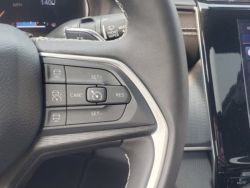 Used 2023 Jeep Grand Cherokee L Laredo AWD/4WD image 15