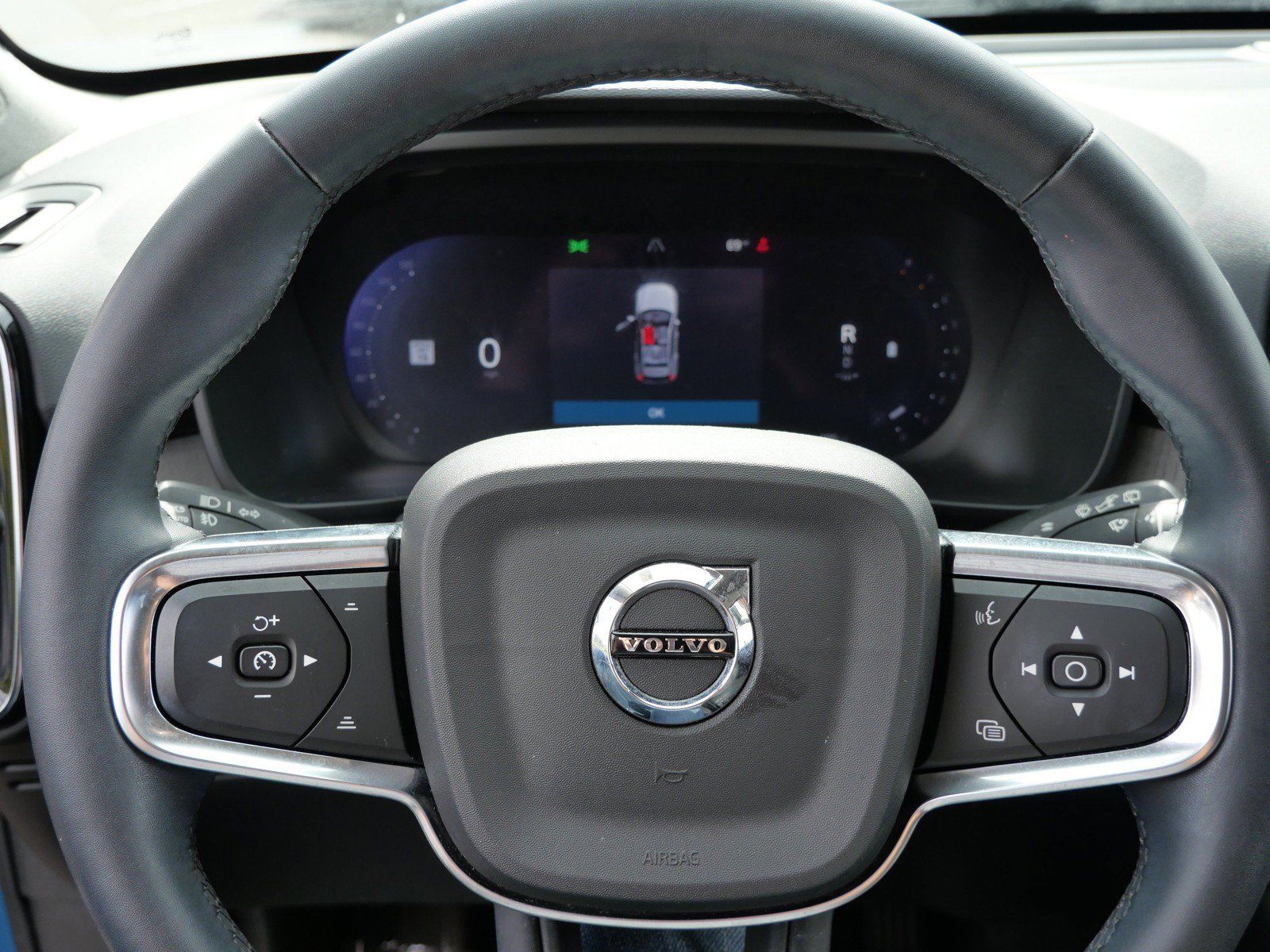 Used 2024 Volvo XC40 B5 Core w/ Protection Package Premier AWD/4WD image 24