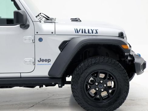 Used 2024 Jeep Wrangler Unlimited AWD/4WD image 4