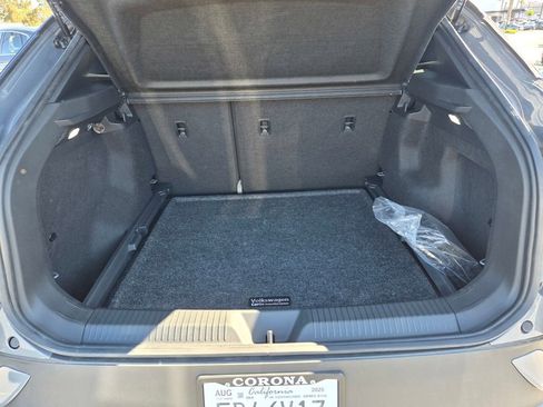 Used 2025 Volkswagen ID.4 Pro image 23