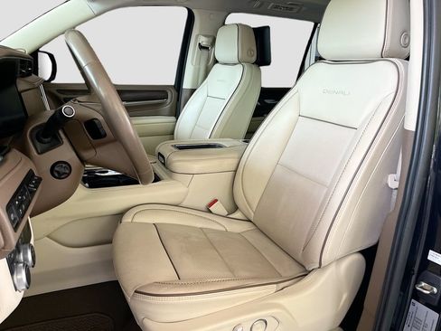 Used 2021 GMC Yukon XL Denali w/ Denali Premium Package AWD/4WD image 22
