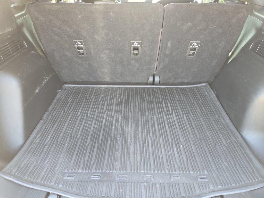 Used 2020 Ford Escape SE FWD image 32