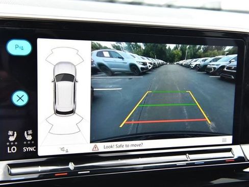 Used 2025 Volkswagen Atlas Cross Sport SE w/ Panoramic Sunroof Package FWD image 13