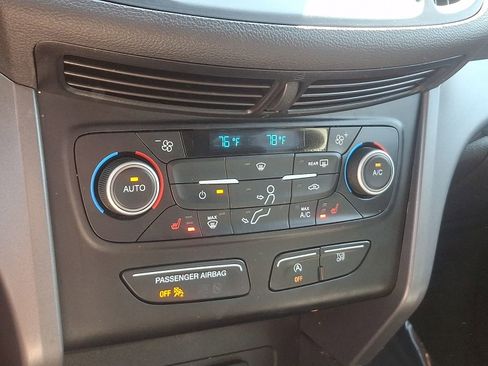 Used 2019 Ford Escape SE image 16