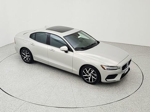 Used 2020 Volvo S60 T5 Momentum FWD image 15