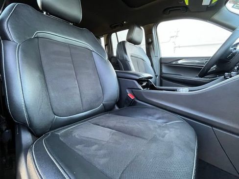 Used 2023 Jeep Grand Cherokee Altitude AWD/4WD image 30