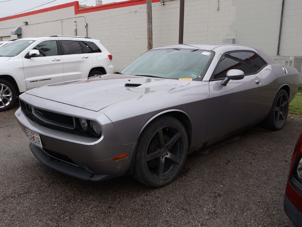 Used 2014 Dodge Challenger SXT RWD image 13