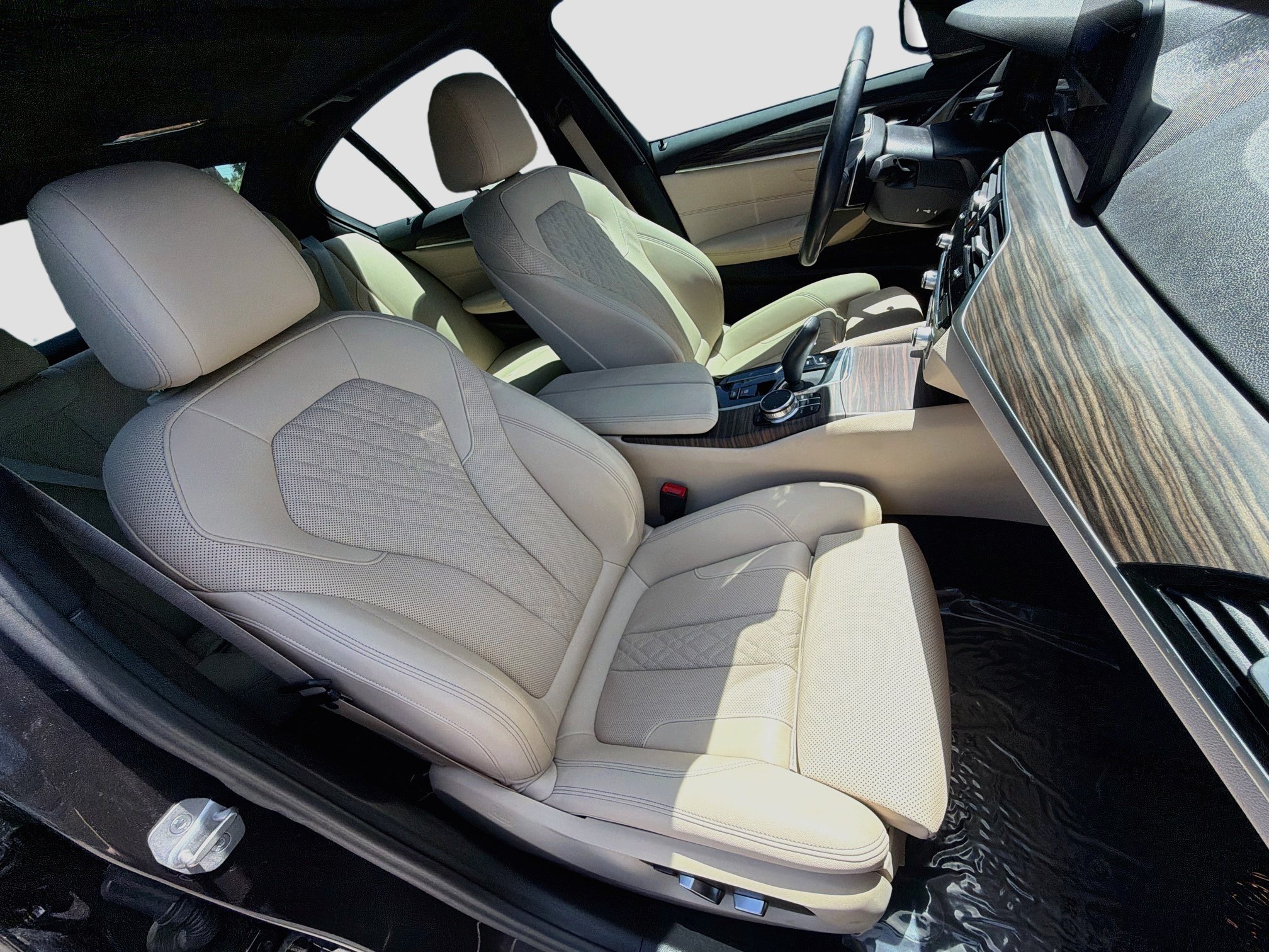 Used 2023 BMW 540i w/ Premium Package RWD image 15