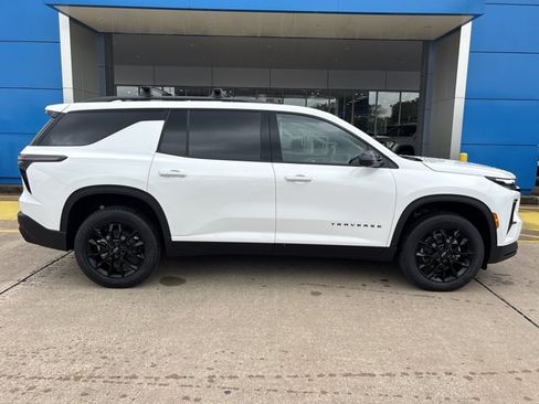 New 2026 Chevrolet Traverse LT w/ Midnight/Sport Edition AWD/4WD image 2