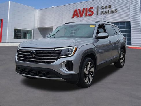 Used 2024 Volkswagen Atlas SE FWD image 1