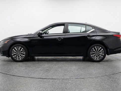 Used 2025 Nissan Altima 2.5 SV image 5