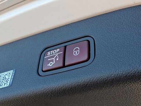 Certified 2025 Mercedes-Benz GLC 300 4MATIC SUV image 30