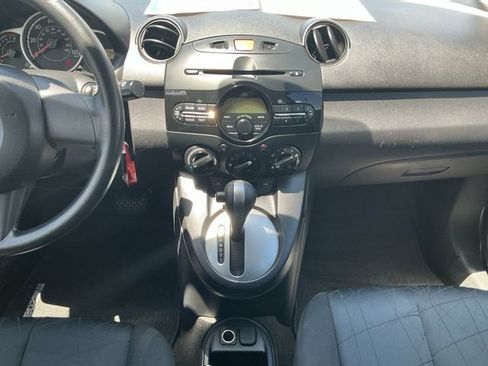 Used 2011 MAZDA MAZDA2 Sport FWD image 11