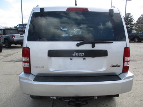 Used 2011 Jeep Liberty Sport AWD/4WD image 5
