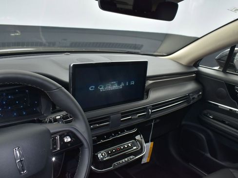 New 2025 Lincoln Corsair Reserve image 18