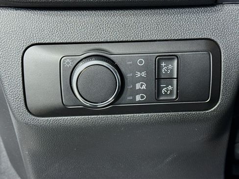 Used 2025 Ford Escape Active AWD/4WD image 10