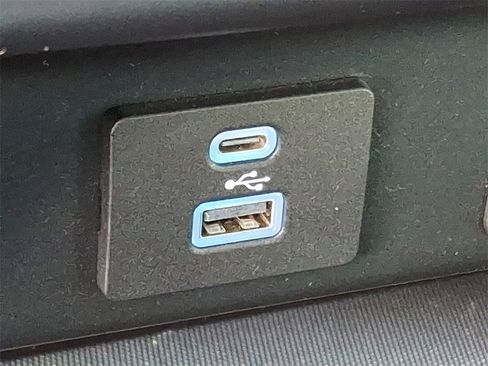 Used 2022 Ford F150 XLT image 23