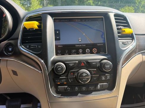 Used 2016 Jeep Grand Cherokee Limited AWD/4WD image 20