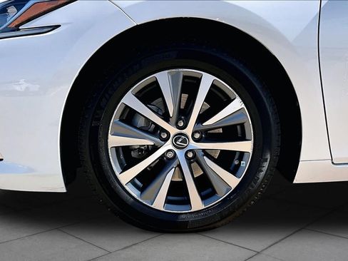 Used 2019 Lexus ES 350 w/ Premium Package FWD image 11
