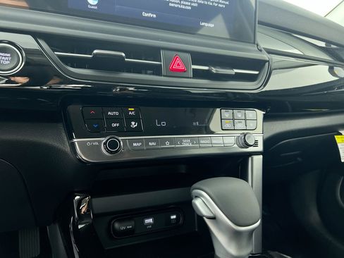 Certified 2025 Kia Seltos S image 22