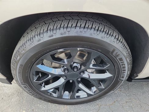 Used 2022 GMC Yukon XL Denali w/ Denali Ultimate Package image 20