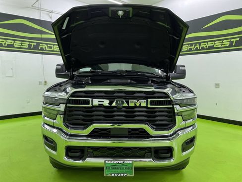Used 2025 RAM 2500 Big Horn AWD/4WD image 4