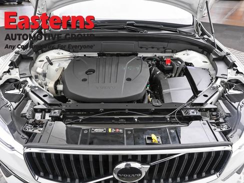 Used 2022 Volvo XC60 B5 Momentum AWD/4WD image 7