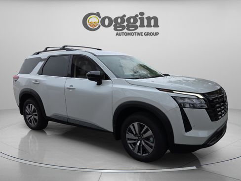 New 2026 Nissan Pathfinder SL FWD image 7