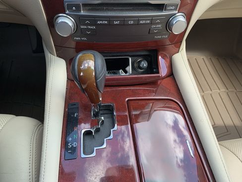 Used 2012 Lexus LS 460 w/ Comfort Pkg RWD image 26