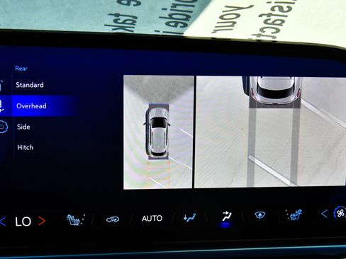 Used 2025 Chevrolet Equinox EV LT FWD image 19