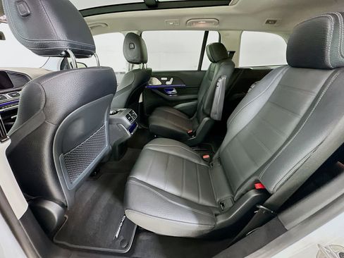 Used 2024 Mercedes-Benz GLS 580 4MATIC image 27