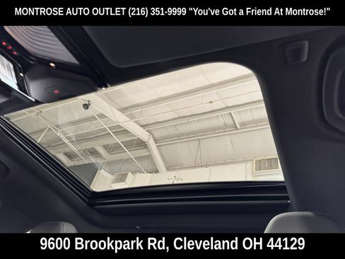 Used 2023 BMW 330i xDrive Sedan AWD/4WD image 31