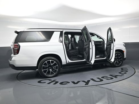 Certified 2023 Chevrolet Suburban RST w/ Luxury Package image 26