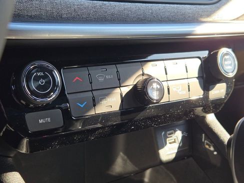 New 2026 Jeep Compass Latitude image 28