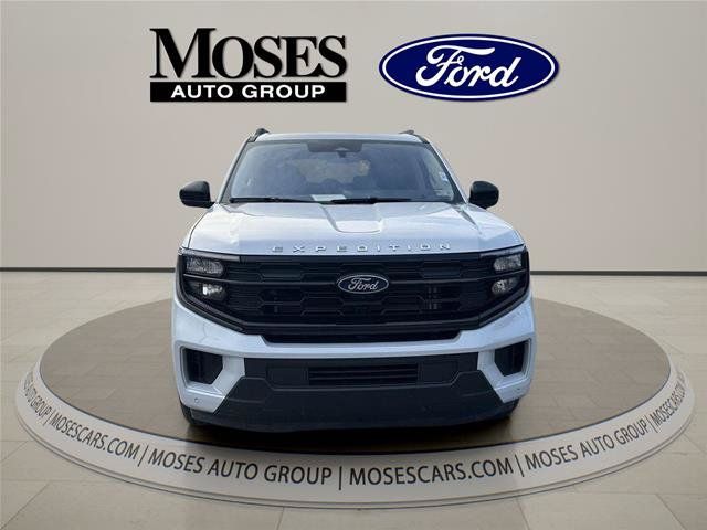 Certified 2025 Ford Expedition Active AWD/4WD image 2