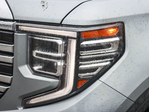 Used 2024 GMC Sierra 1500 SLT w/ SLT Convenience Package image 10