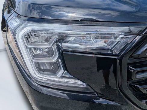 Used 2023 GMC Terrain SLT w/ Tech Package AWD/4WD image 9