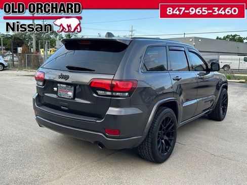 Used 2019 Jeep Grand Cherokee Altitude AWD/4WD image 4