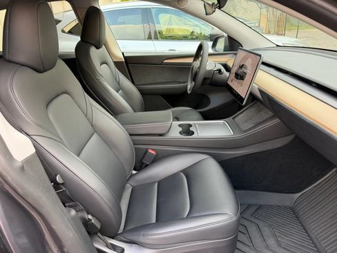 Used 2023 Tesla Model Y Long Range AWD/4WD image 21