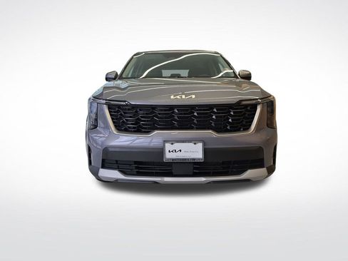 Certified 2025 Kia Sorento LX FWD image 12
