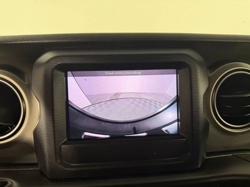 Used 2018 Jeep Wrangler Unlimited Sport S AWD/4WD image 13