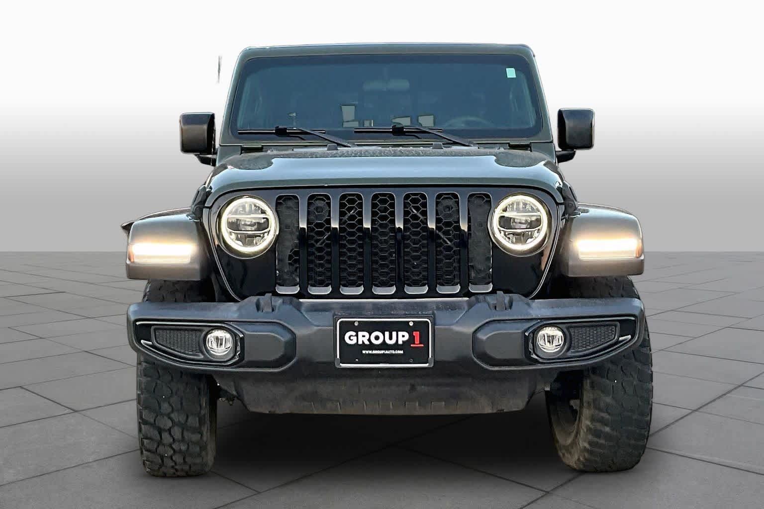 Used 2022 Jeep Gladiator Sport AWD/4WD image 3