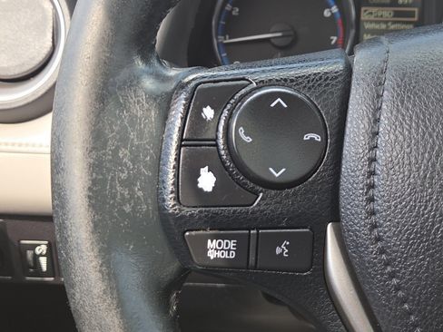 Used 2016 Toyota RAV4 XLE FWD image 32