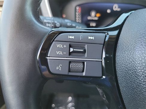 Used 2023 Honda Pilot Elite image 5